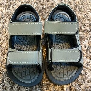 Toddler Size 7/8 Black and Gray Sandals